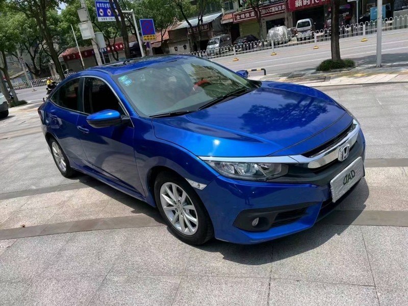 武漢19年本田思域2