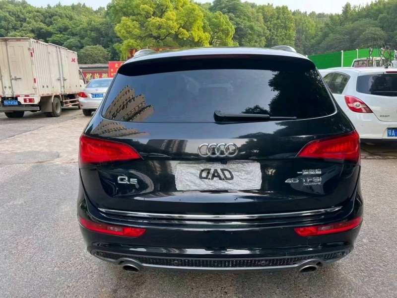 武漢18年奧迪Q59