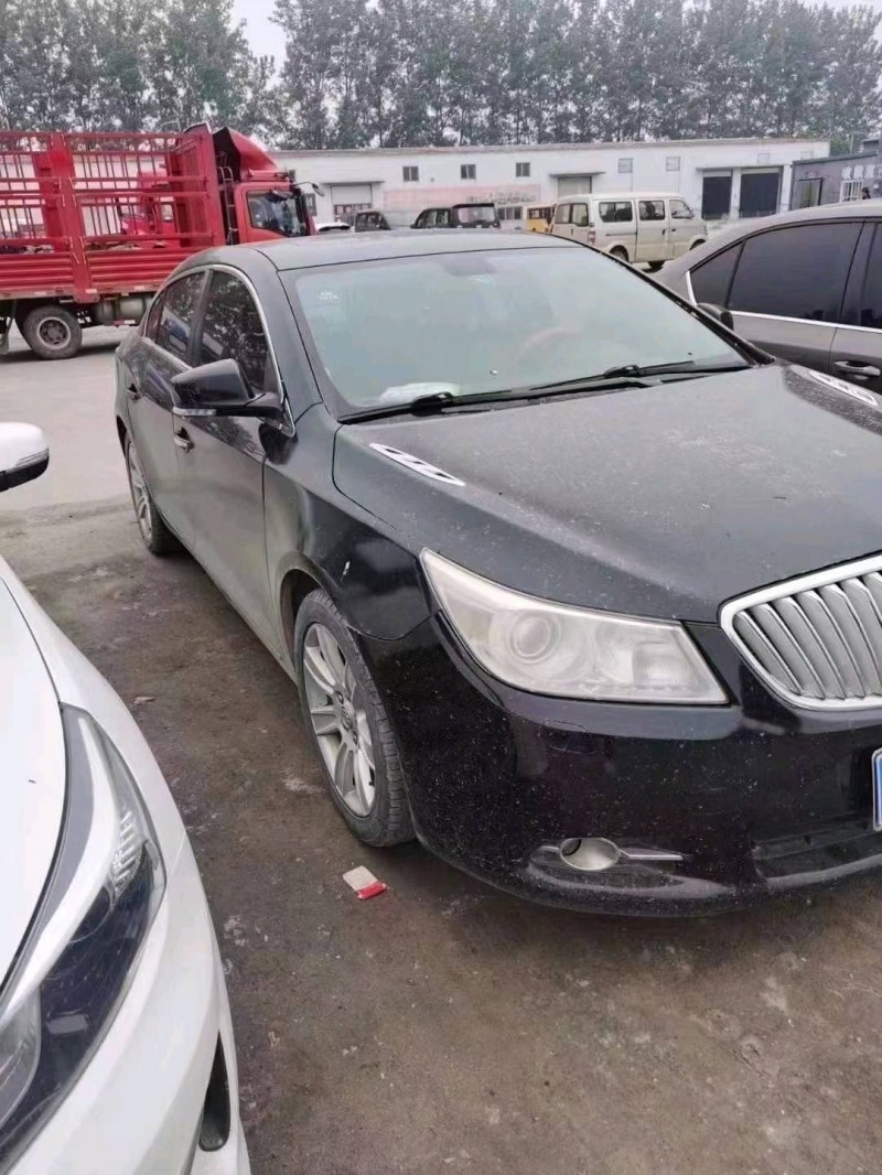 烟台12年别克君越2