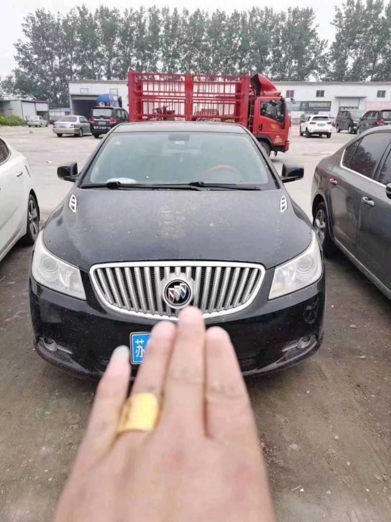 烟台12年别克君越1