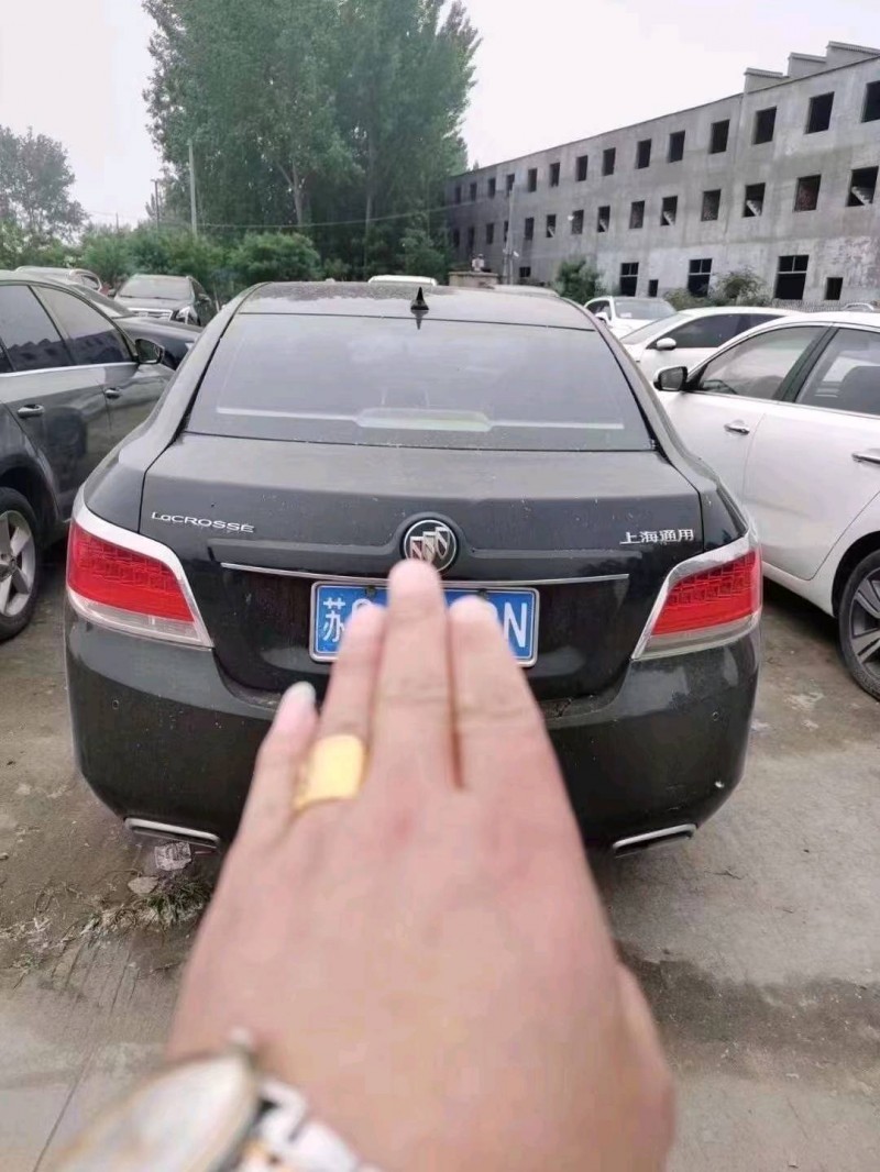 烟台12年别克君越5