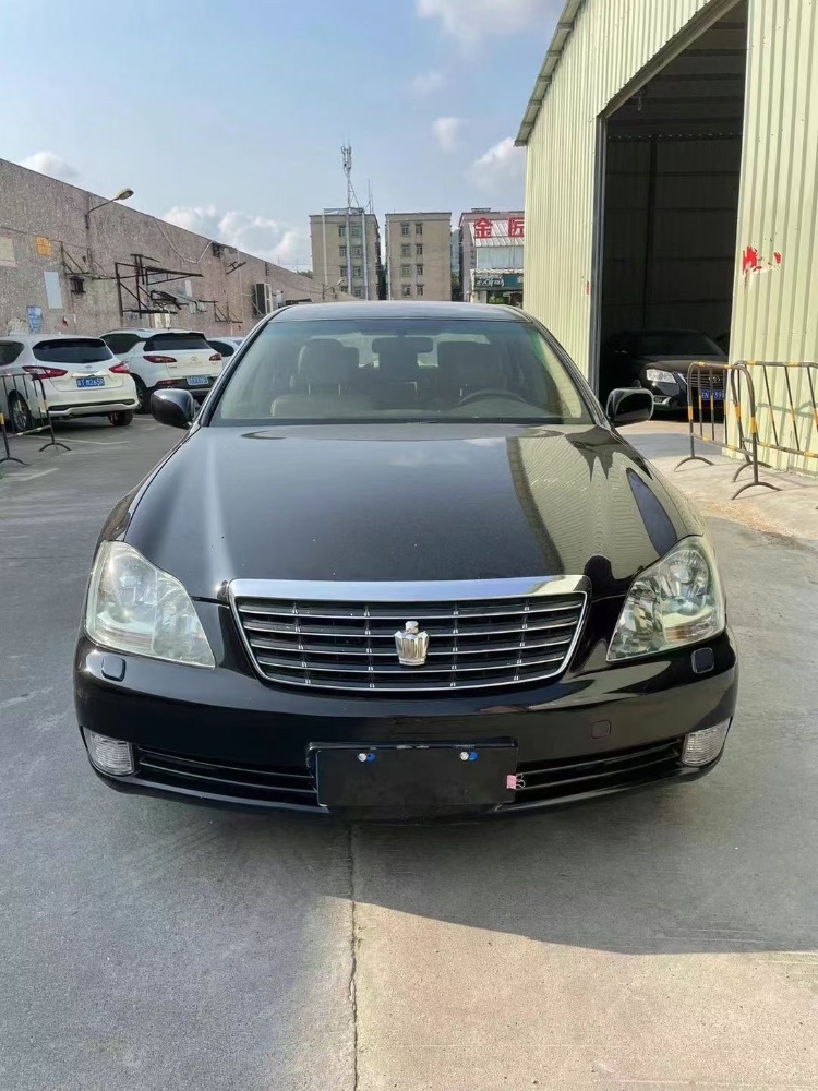 中山08年丰田皇冠9