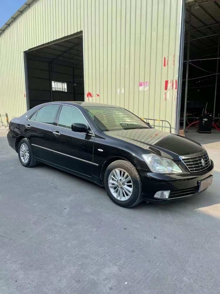 中山08年丰田皇冠7