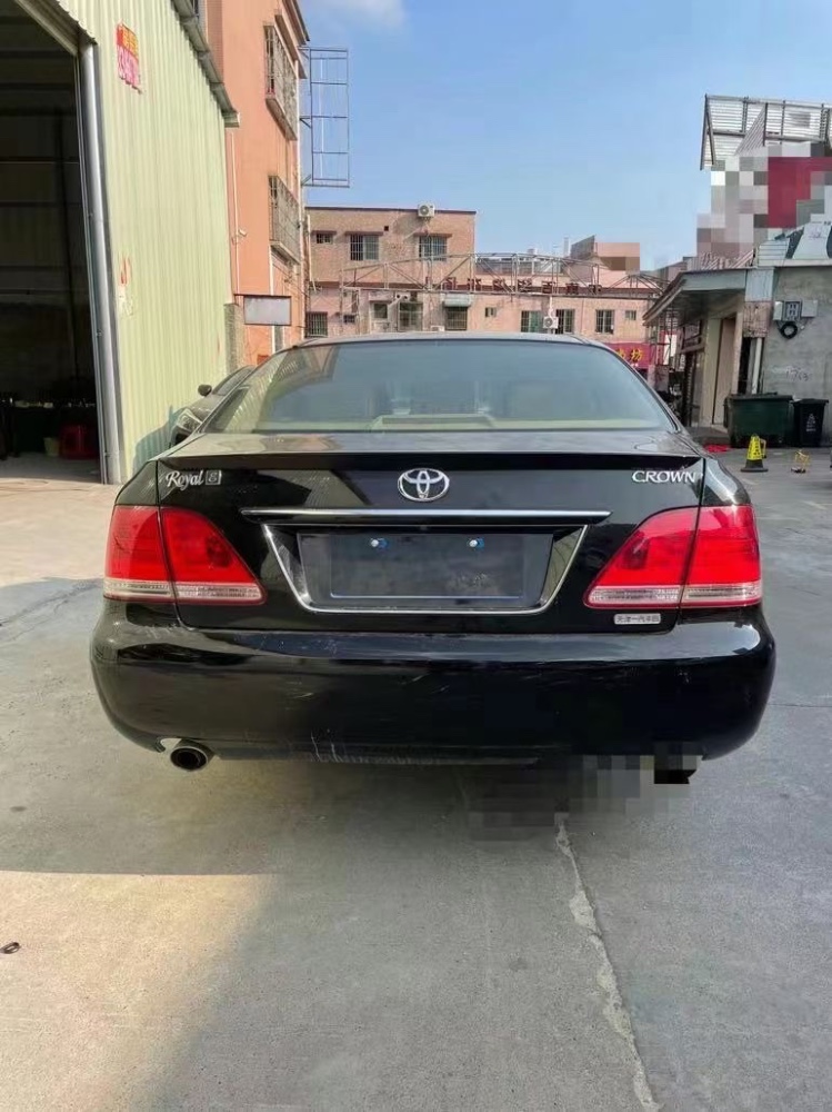 中山08年丰田皇冠6