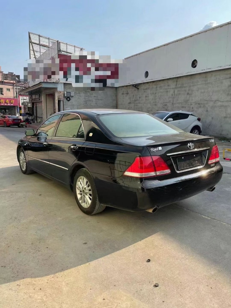 中山08年丰田皇冠5