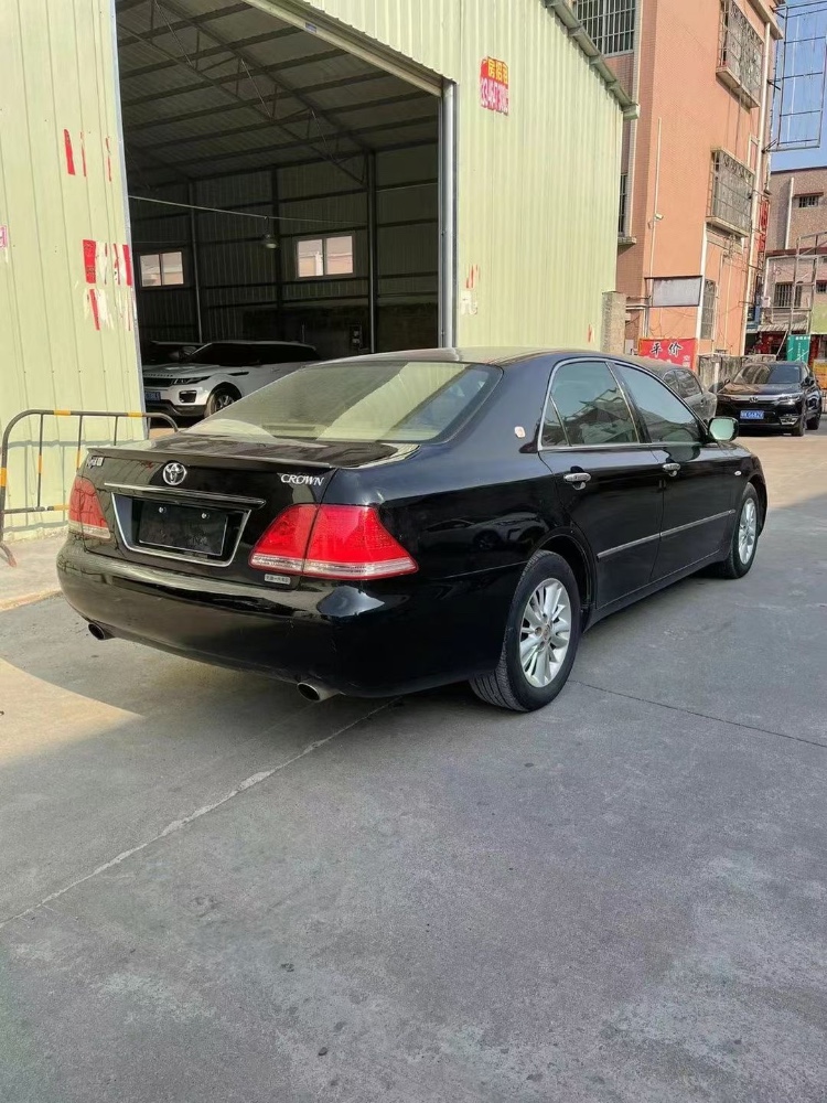 中山08年丰田皇冠4