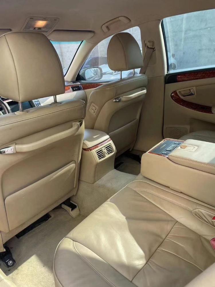 中山08年丰田皇冠2