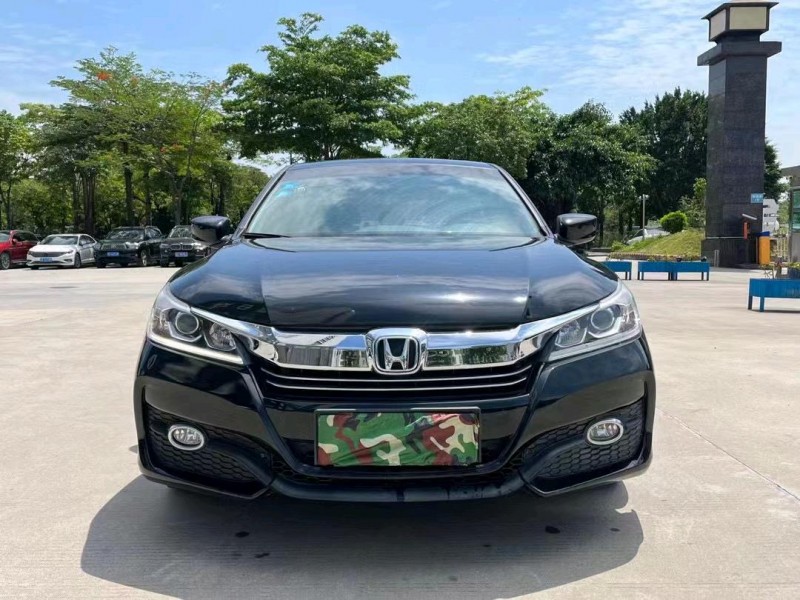 东莞17年本田雅阁1