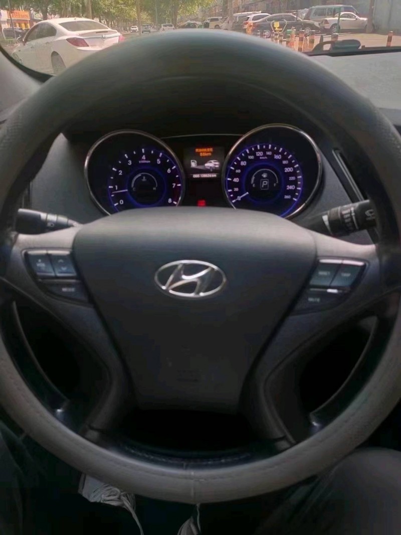 潍坊15年现代索纳塔八5