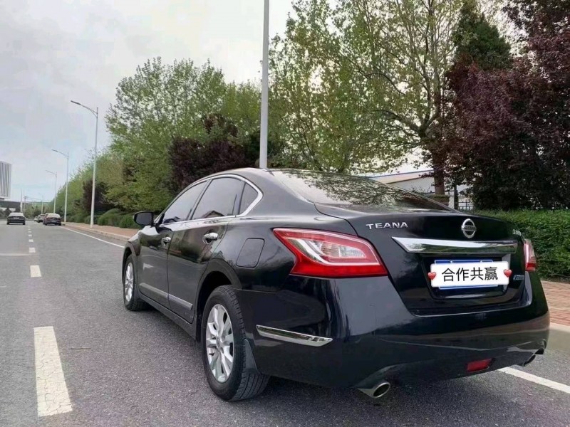 丹東13年日產天籟3
