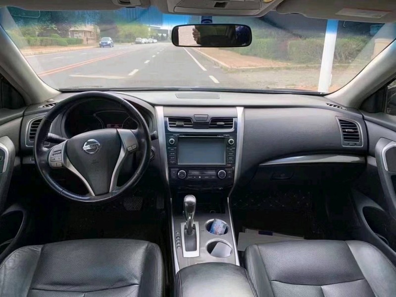 丹東13年日產天籟7