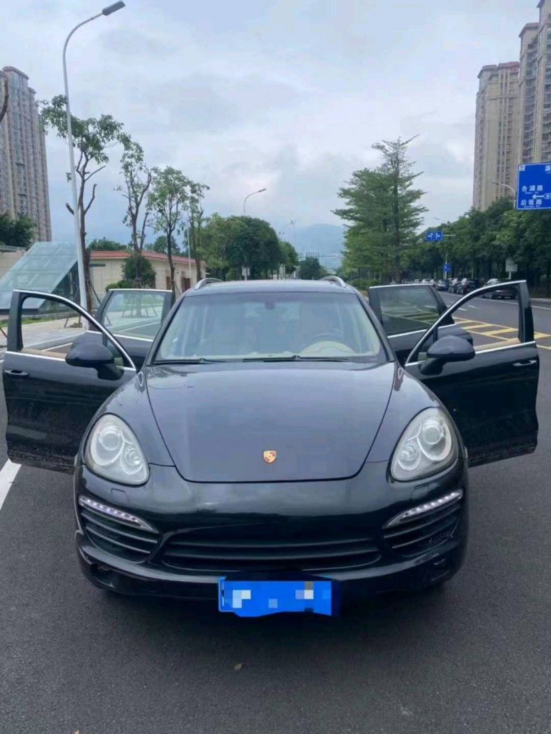 泉州11年保時捷卡宴1