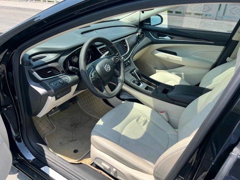 徐州20年别克君越8