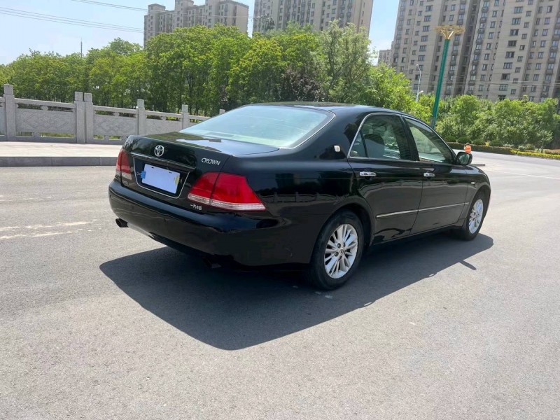 徐州06年丰田皇冠3