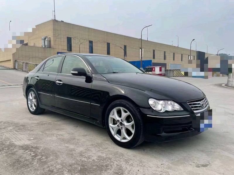 北京10年丰田锐志8