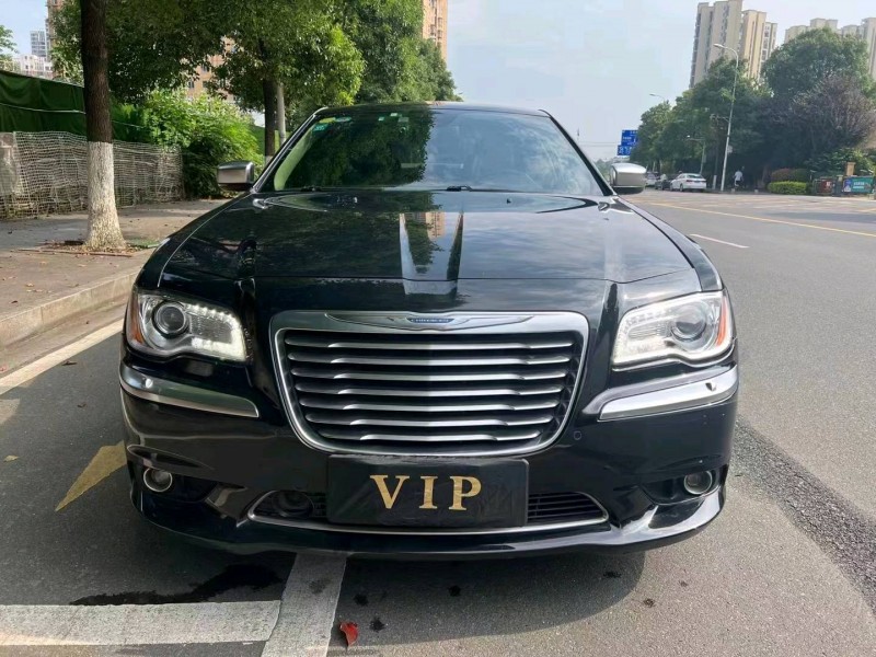 邵阳17年克莱斯勒300C7