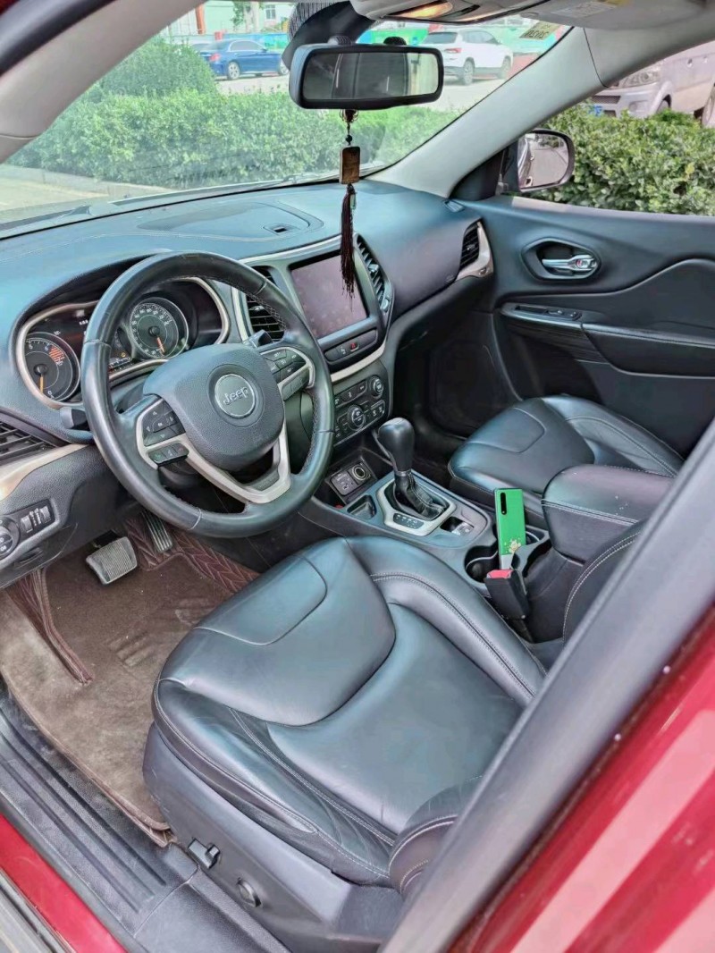 聊城16年Jeep自由光3