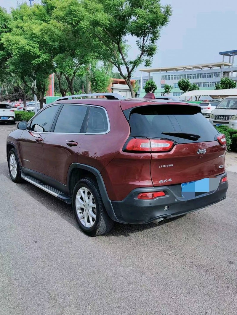 聊城16年Jeep自由光2