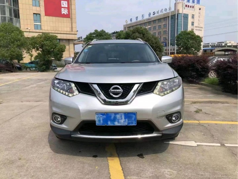 臺州15年日產奇駿1
