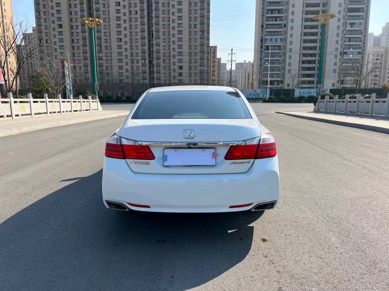 徐州15年本田雅阁5