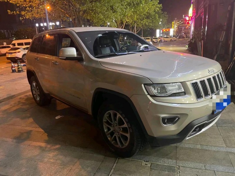重慶16年Jeep大切諾基1