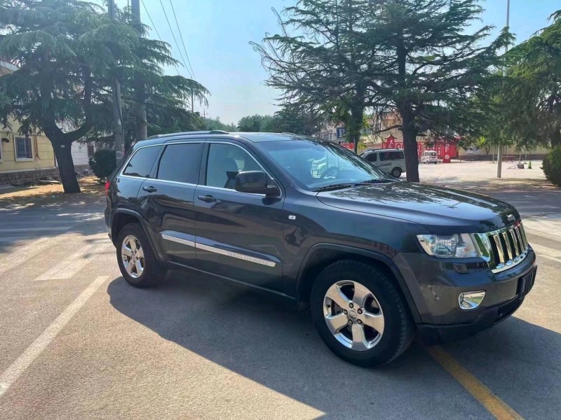 煙臺11年Jeep大切諾基2