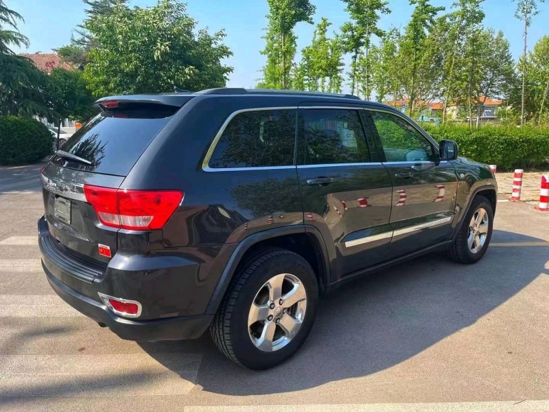 煙臺11年Jeep大切諾基7