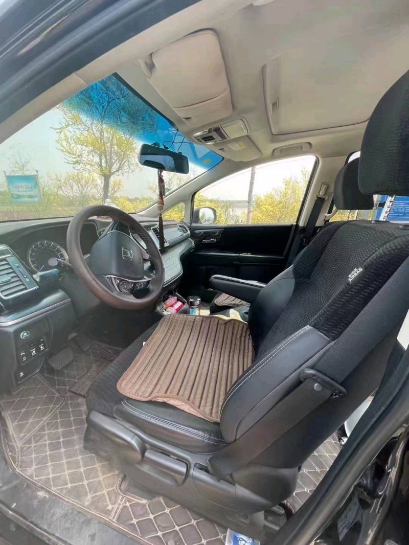 烟台18年本田艾力绅4