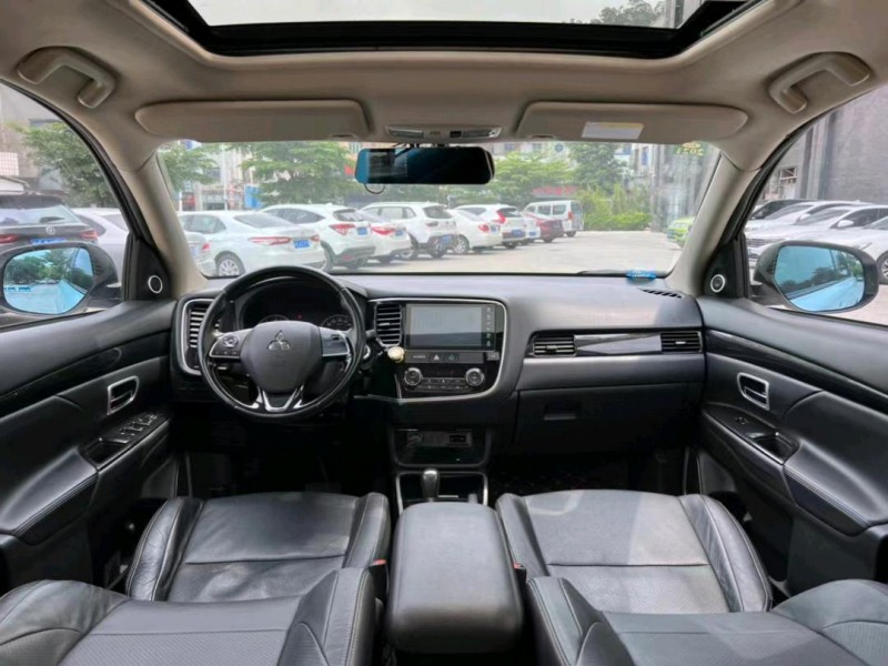 东莞17年三菱欧蓝德5