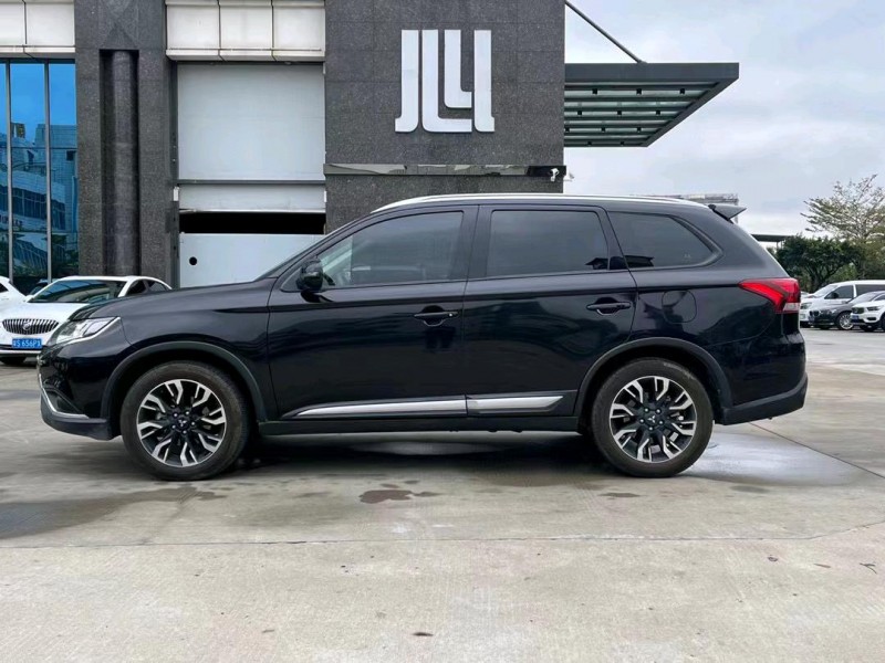 东莞20年三菱欧蓝德4