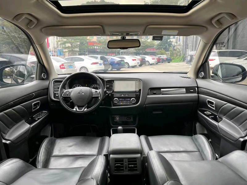 东莞20年三菱欧蓝德6