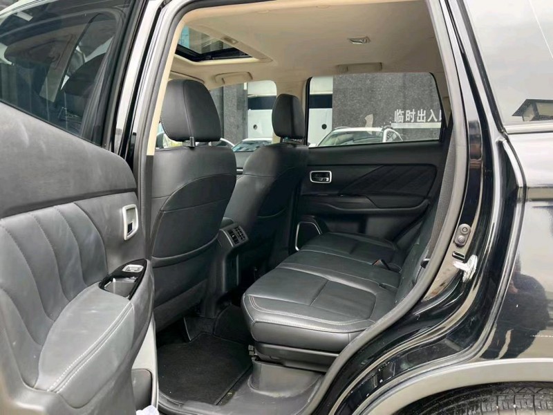 东莞20年三菱欧蓝德7