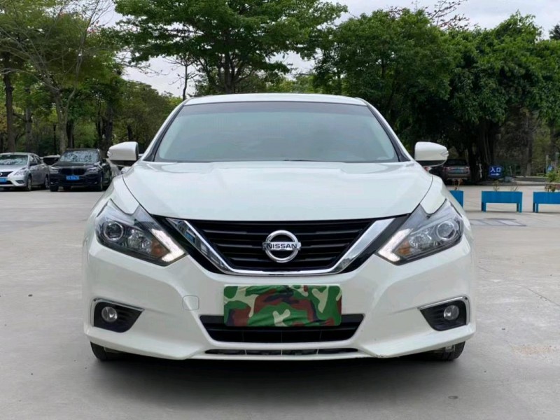 东莞17年日产天籁1