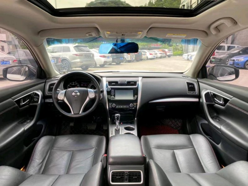 东莞17年日产天籁5