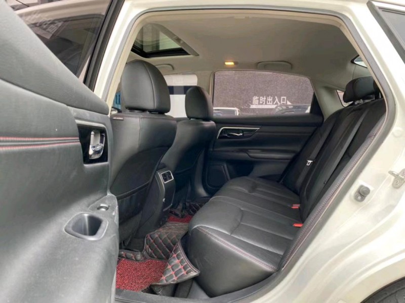 东莞17年日产天籁6