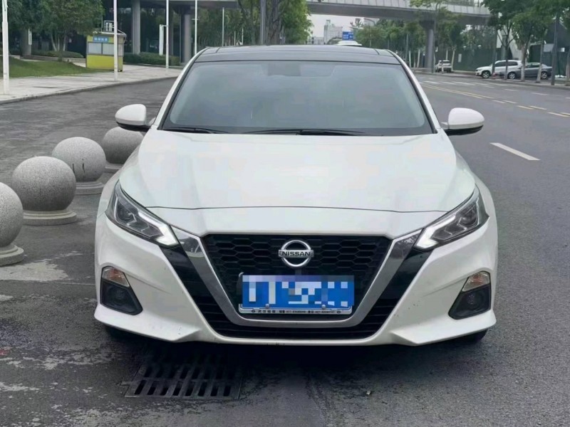 武漢21年日產天籟1