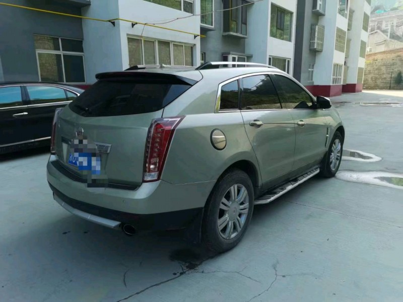 延安12年凱迪拉克SRX8
