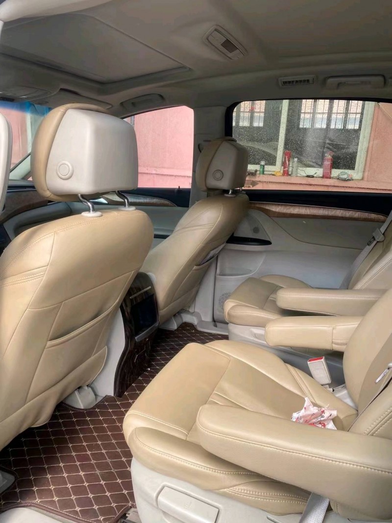 青岛17年别克GL84