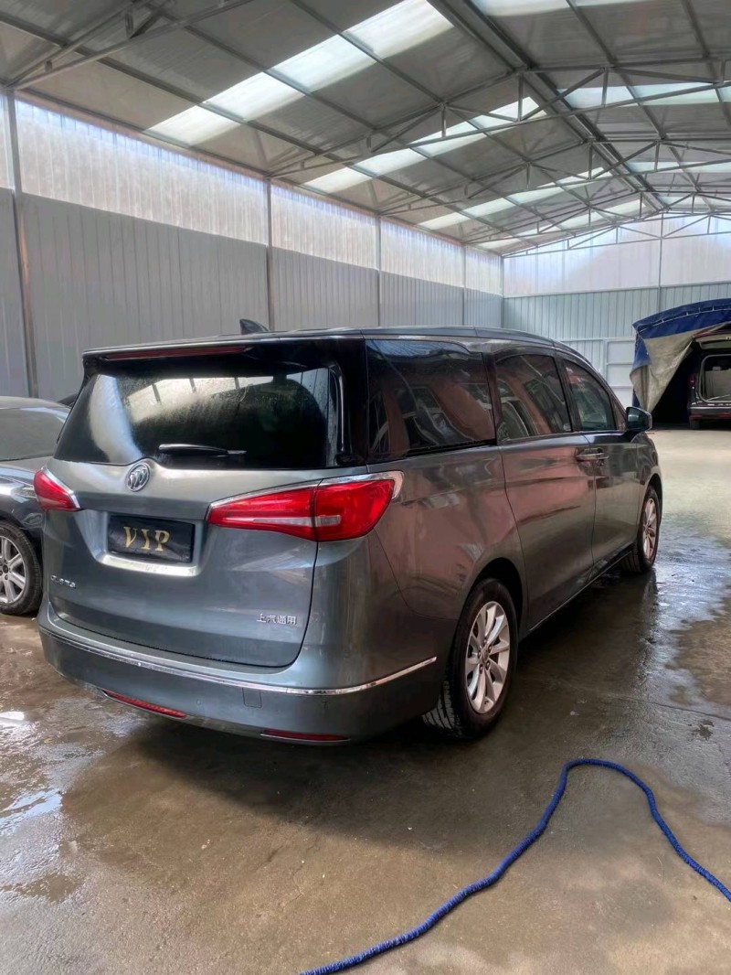 青岛17年别克GL82