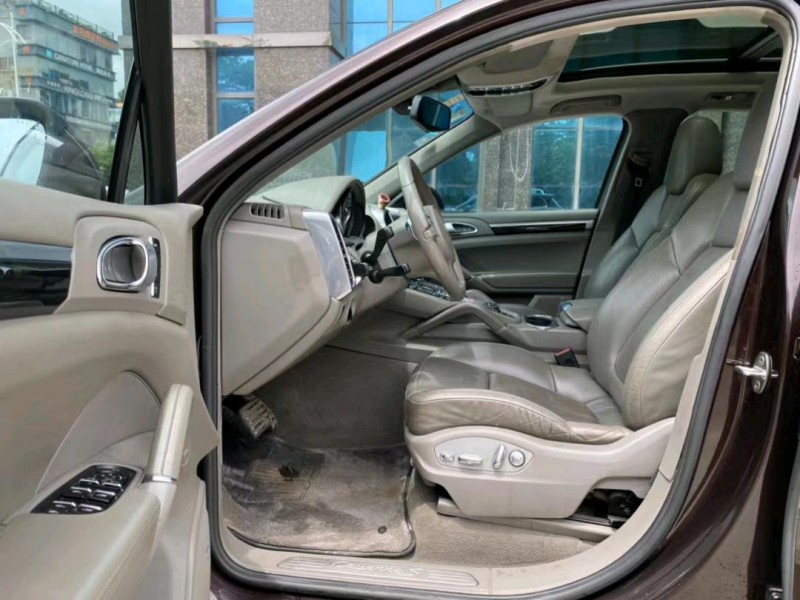 东莞12年保时捷卡宴4