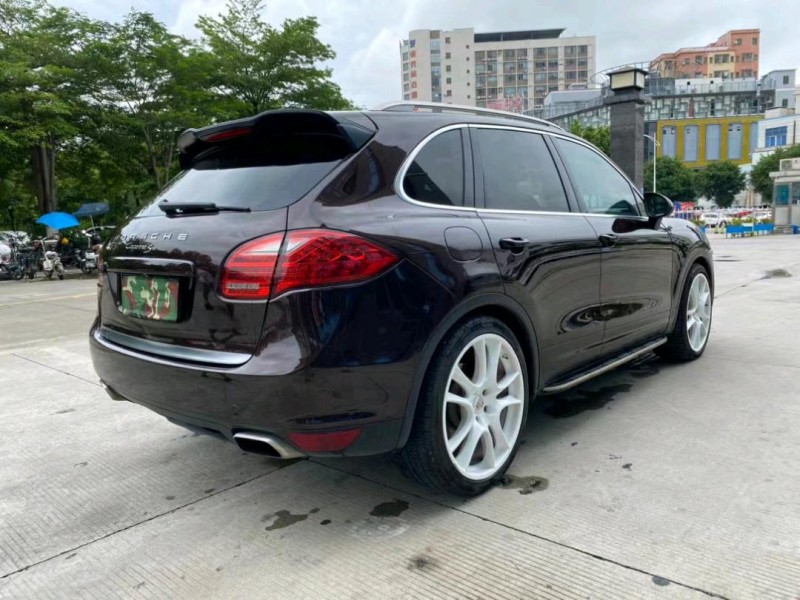 东莞12年保时捷卡宴5