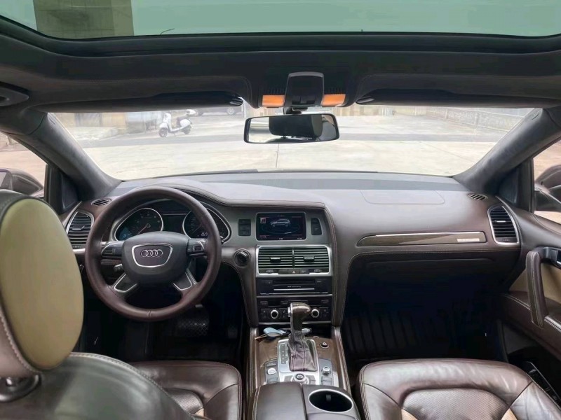 北京12年奥迪Q75