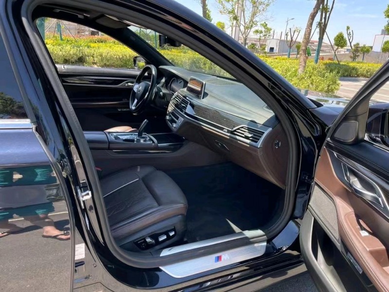 盐城18年宝马7系3