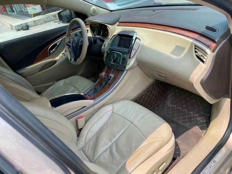 石家庄12年别克君越3