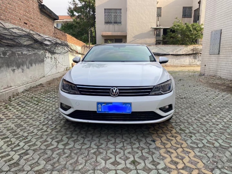 青岛15年大众凌渡8