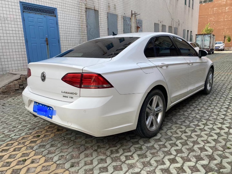 青岛15年大众凌渡4