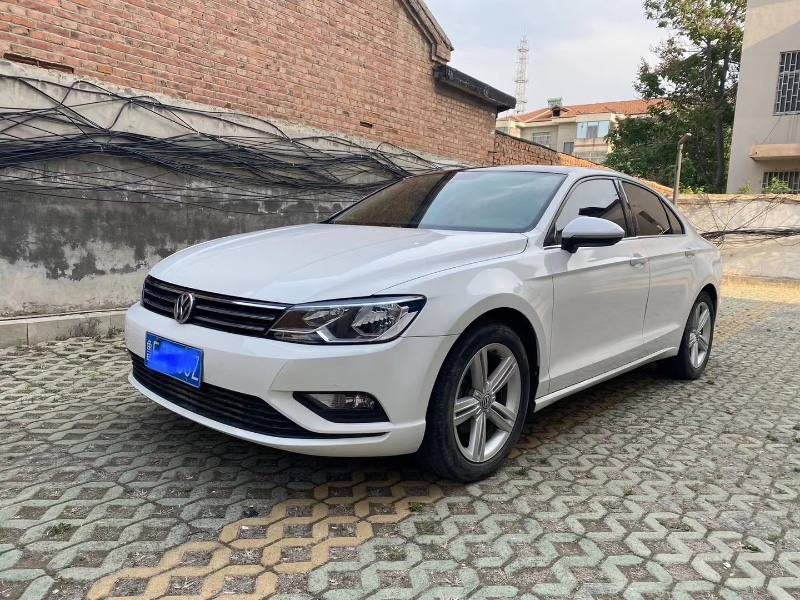 青岛15年大众凌渡3