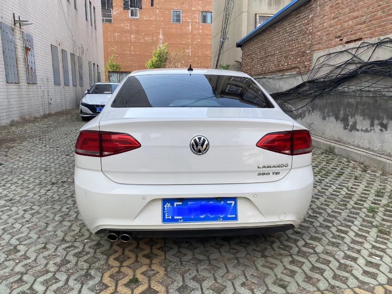 青岛15年大众凌渡2