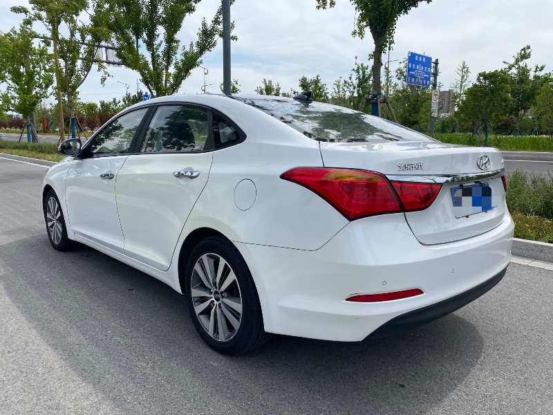 泰州17年现代名图7