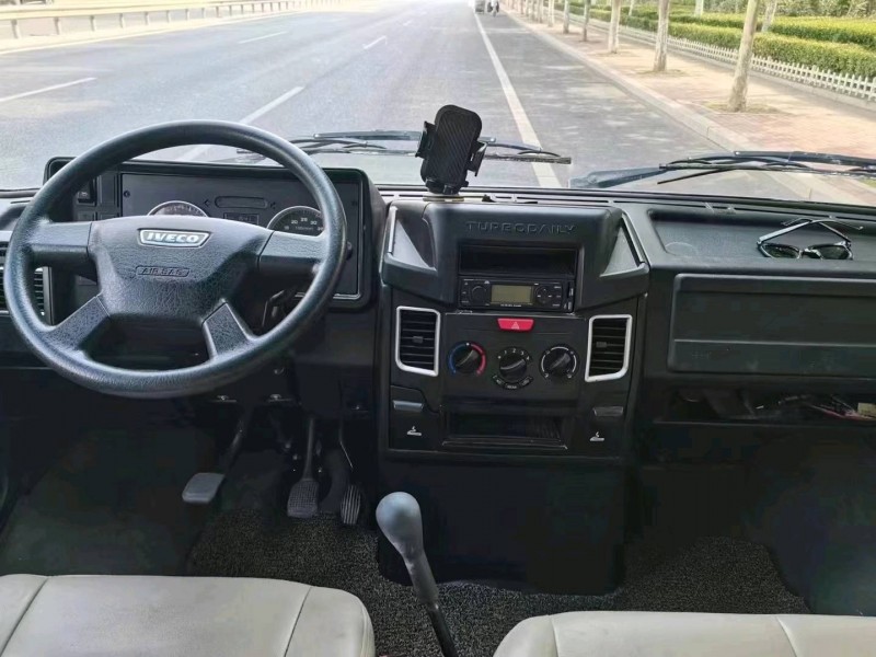 北京18年依维柯得意6